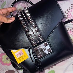 Black Valentino Backpack ! New never wore bought for 960$ selling for $750
